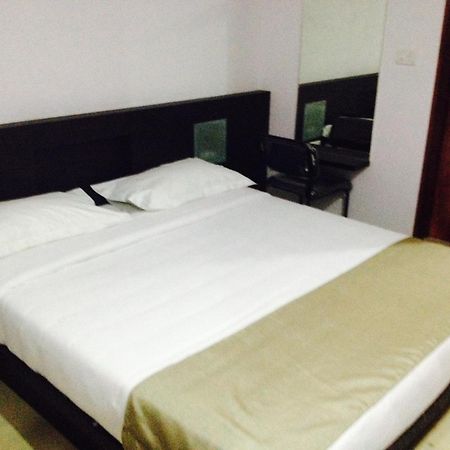 Aston Service Apartment Bangalore Buitenkant foto
